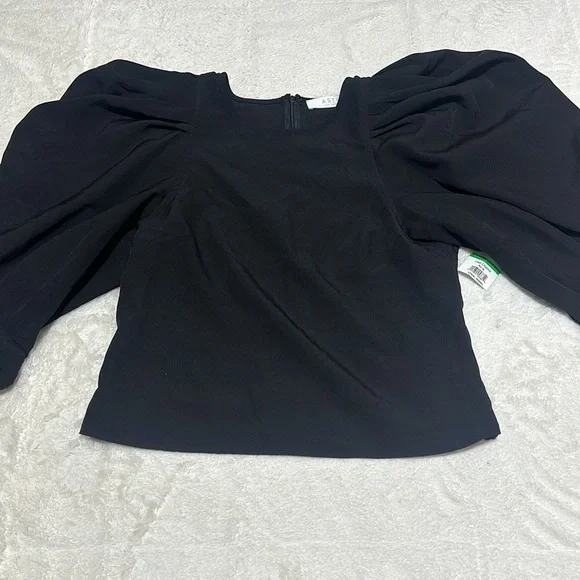 ASTR the label | size large | black bubble sleeve top - Picture 5 of 9